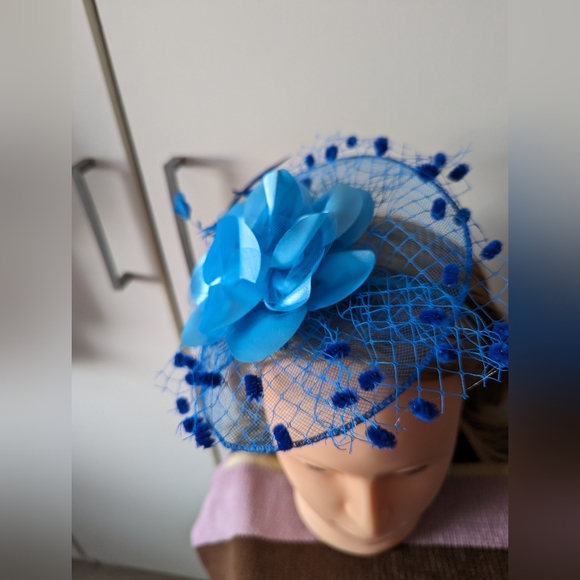 New Blue Floral Fascinator - Picture 4 of 8